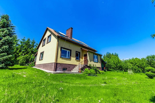 Spacious House Available Near Nałęczów – 232 m², 5 Rooms