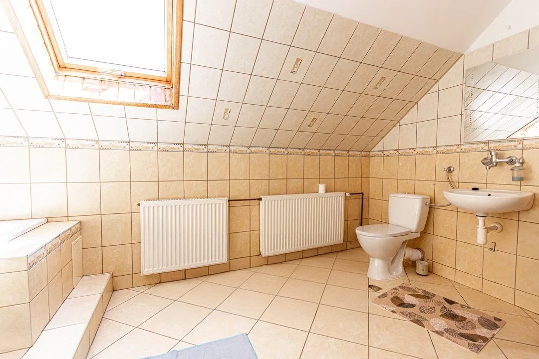 Spacious House Available Near Nałęczów – 232 m², 5 Rooms - Image 11