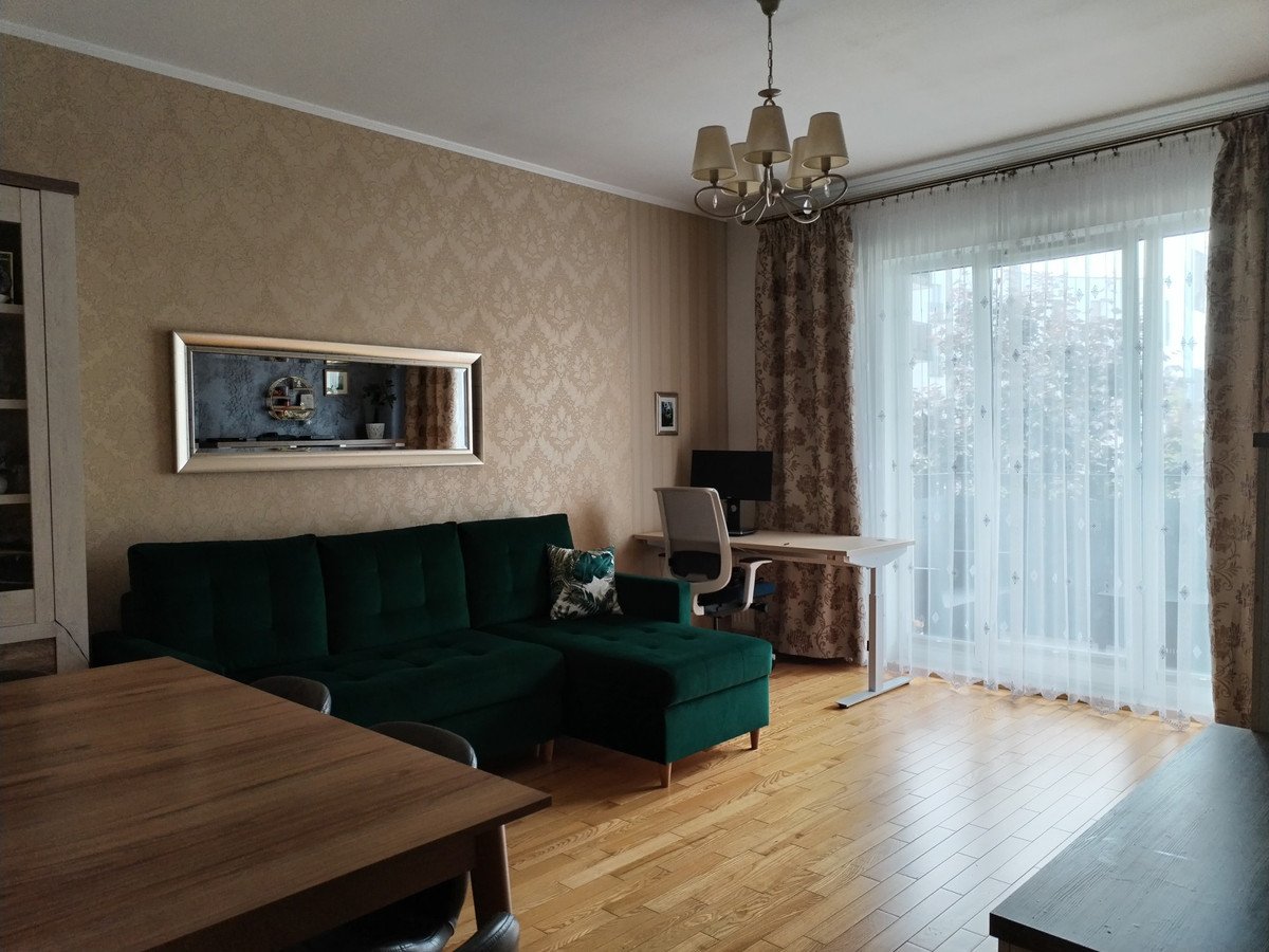 Well-Equipped Apartment with Balcony & Storage - Lublin - Image 2