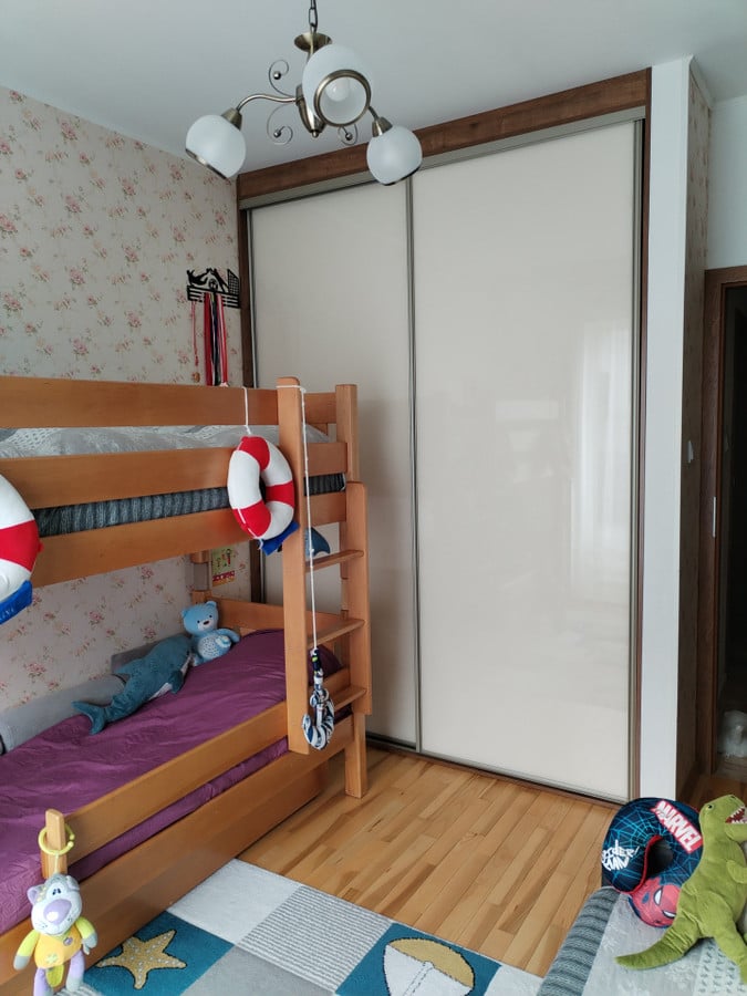 Well-Equipped Apartment with Balcony & Storage - Lublin - Image 11