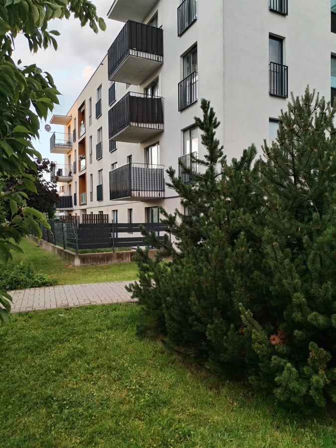 Well-Equipped Apartment with Balcony & Storage - Lublin - Image 18