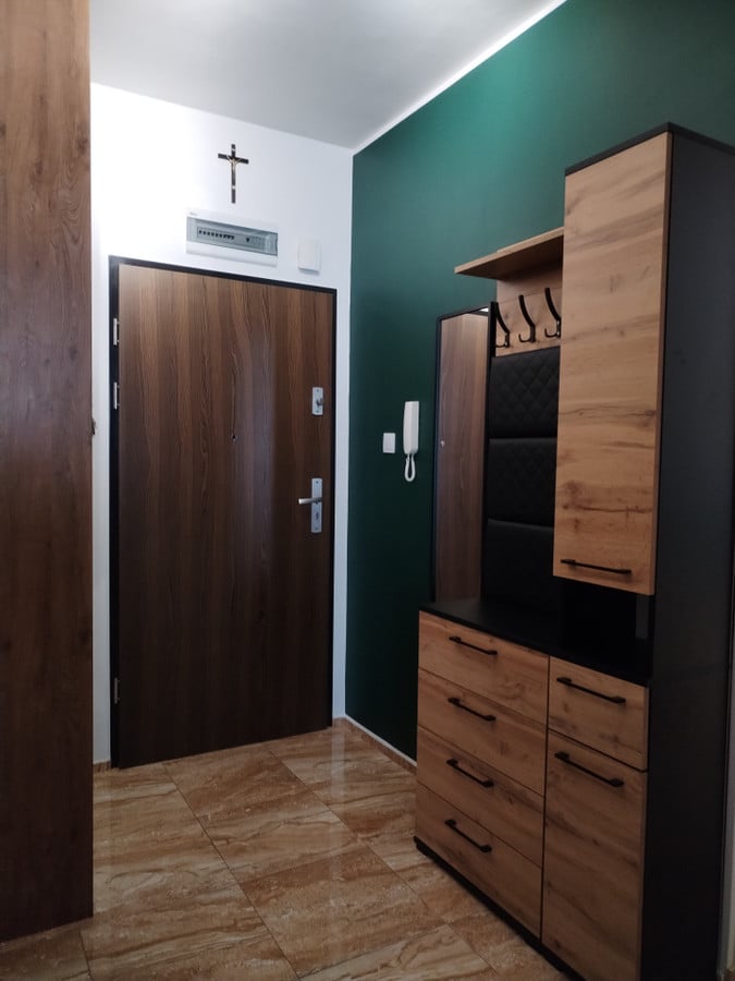 Well-Equipped Apartment with Balcony & Storage - Lublin - Image 6